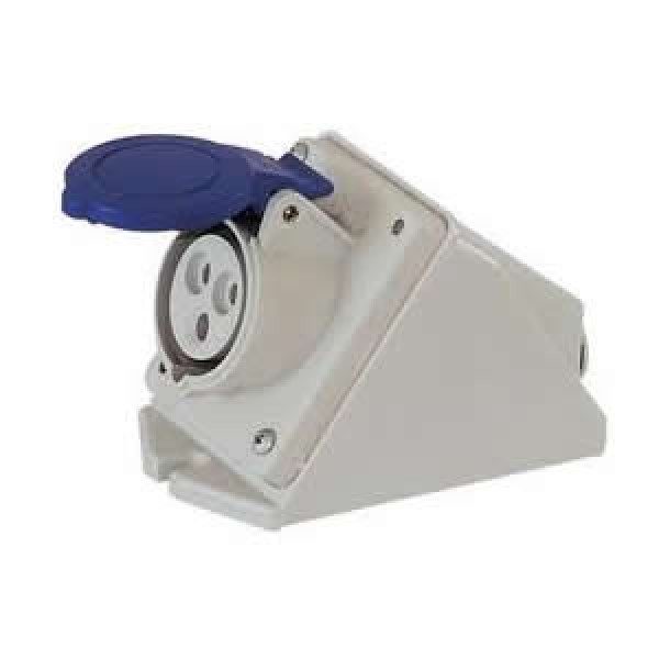 Prise de quai femelle Plastimo – 16A – 230V – 2P+T – IP44