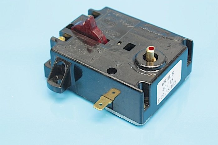 THERMOSTAT DE CONTACT POUR CHAUFFE-EAU STIEBEL ELTRON – MTS691598 (THERMOSTAT – CHAUFFE-EAU)