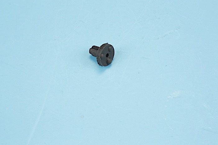 PATIN DE GRILLE FONTE PLAQUE GAZ WHIRLPOOL – 481246368017 (DIVERS – PLAQUE)