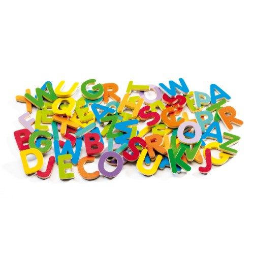 83 petites lettres magnétiques