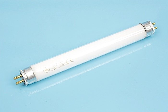 TUBE NÉON F14W/33-64 L. 13,5 CM POUR HOTTE – F4W/33 (ECLAIRAGE – HOTTE)