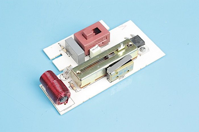 VARIATEUR DE PUISSANCE POUR HOTTE WHIRLPOOL – 481227738031 (CARTE ÉLECTRONIQUE – HOTTE)