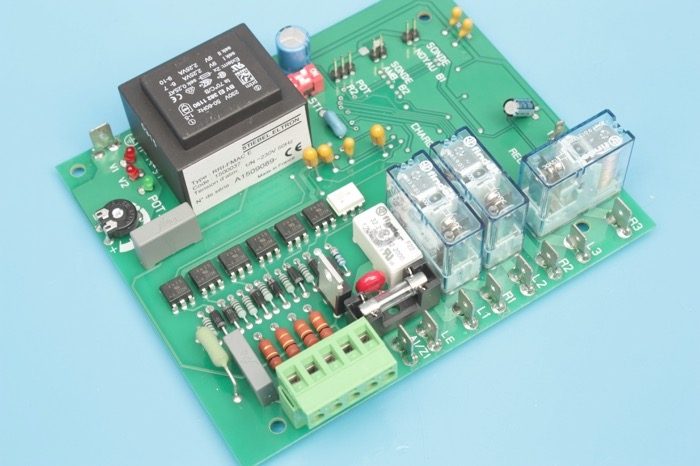 CARTE ELECTRONIQUE RÉCEPTEUR POUR STIEBEL ELTRON – 4315037 (CARTE ÉLECTRONIQUE – CHAUFFAGE)