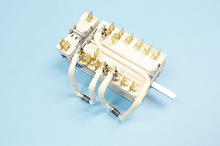 COMMUTATEUR DE PLAQUE AVEC DIODES GAGGENAU – – 00157204 (COMMUTATEUR – PLAQUE)
