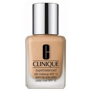 Clinique Superbalanced Silk Makeup SPF 15 Teint de soie effet peau nue