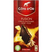 Chocolat noir fourré aux cristaux de citron, relevé d’une note de gingembre