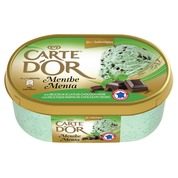 Crème glacée, menthe et éclats de chocolat noir