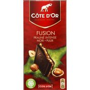 Chocolat noir fourré au praliné et aux éclats de noisette