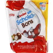 Bonbons de chocolat supérieur au lait fourrés lait et noisettes